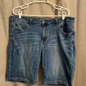 Judy Blue EUC Jean Shorts